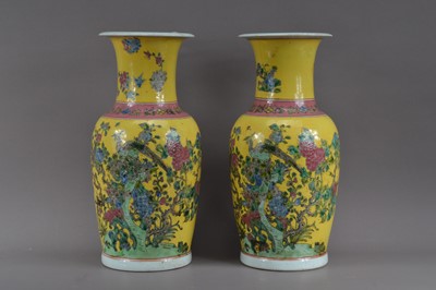 Lot 515 - A pair of Chinese porcelain vases