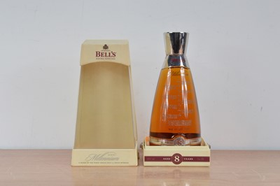 Lot 646 - A Bottle of Bell's 'Extra Special' 8 year old decanter of Whisky