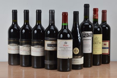 Lot 679 - An assorted collection of New World red wine