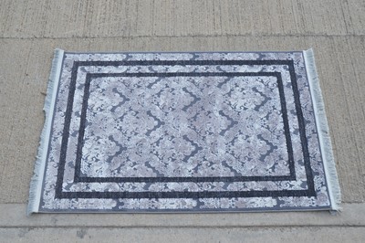 Lot 846 - A modern carpet