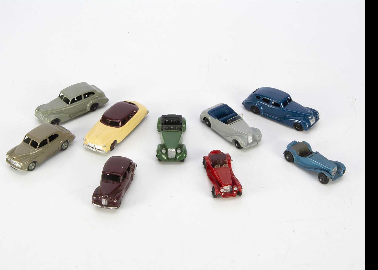 Lot 7 - Dinky Toys 38, 39 & 40 Series Cars