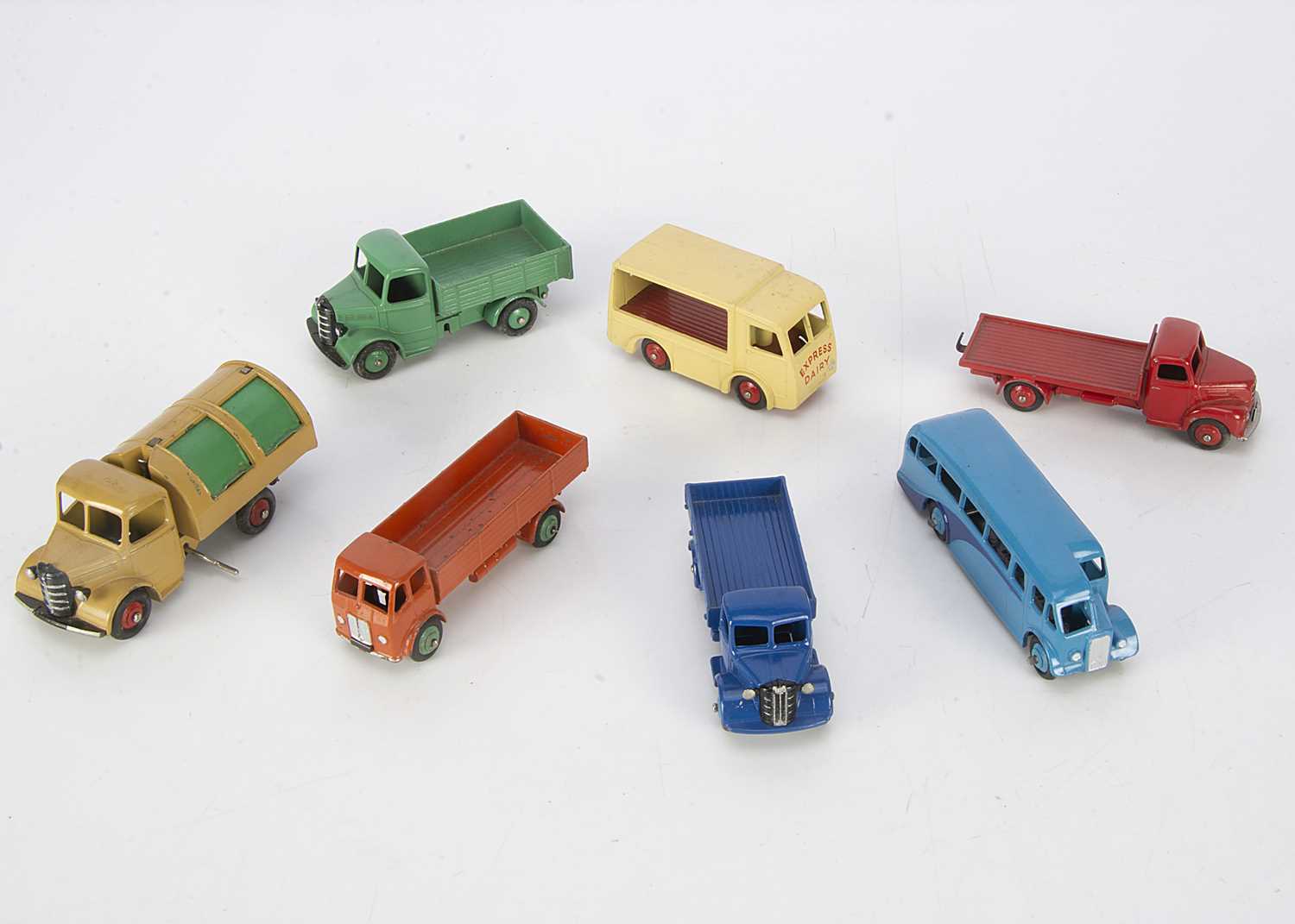Lot 17 - Dinky Toy Commercial Vehicles