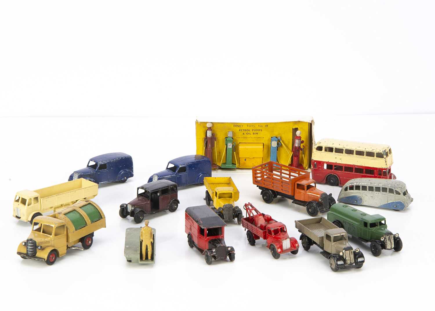 Lot 20 - Dinky Toy Commercial Vehicles
