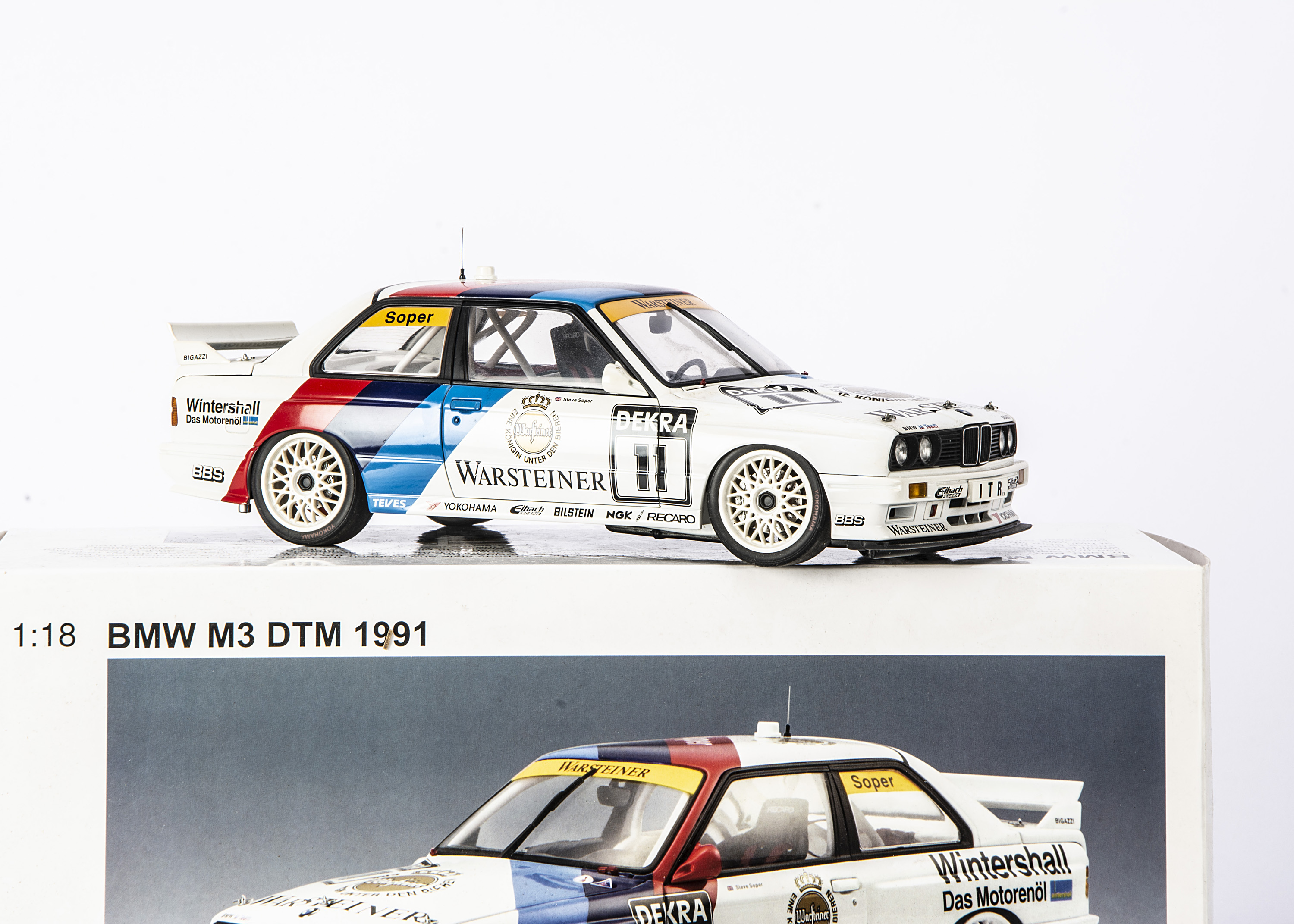 Lot 249 - AutoArt 1:18 BMW E30 M3 DTM 1991 (Soper),