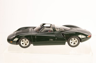 Lot 260 - AutoArt 1:18 Jaguar XJ 13