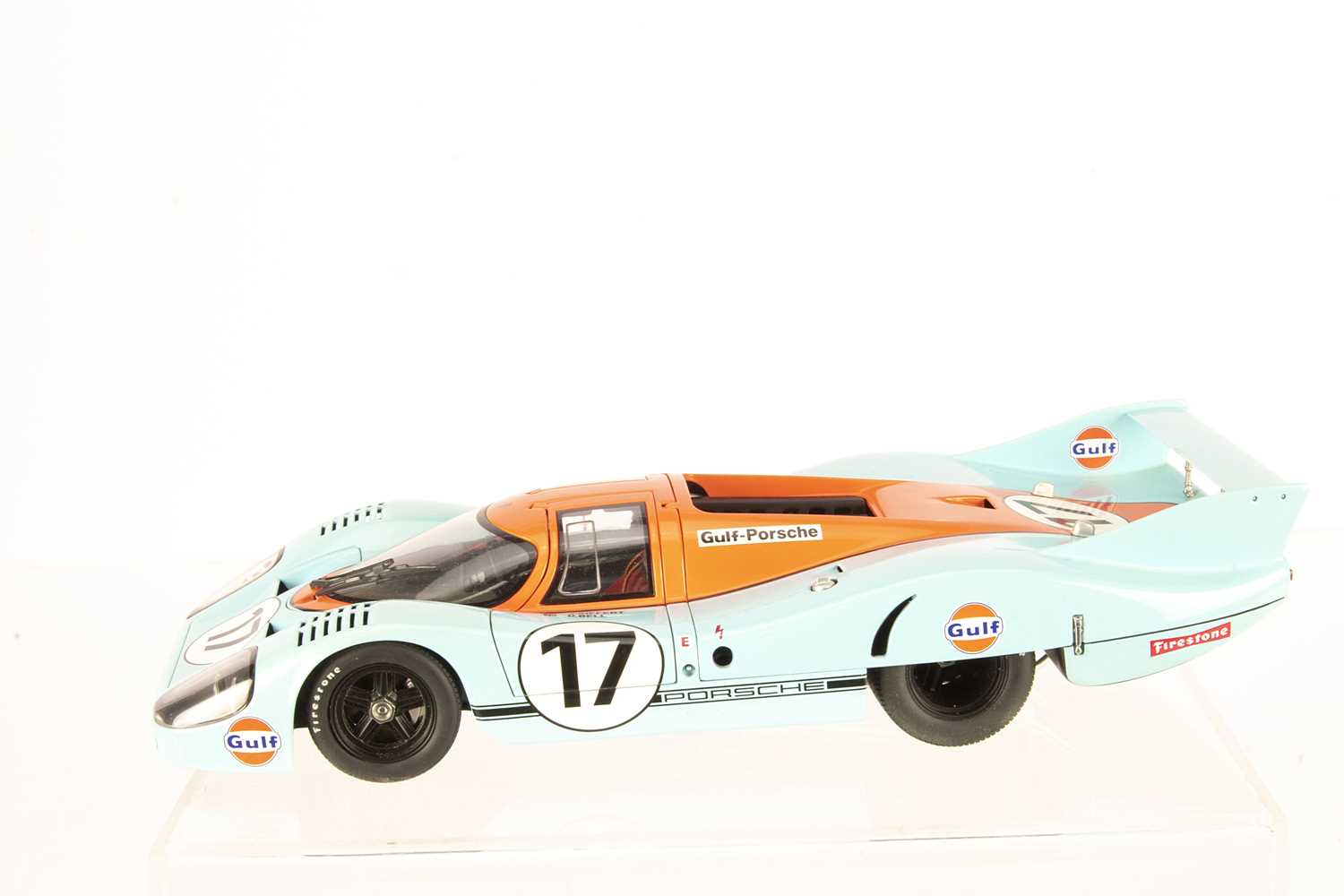 Lot 266 - AutoArt 1:18 Porsche 917 Long Tail,