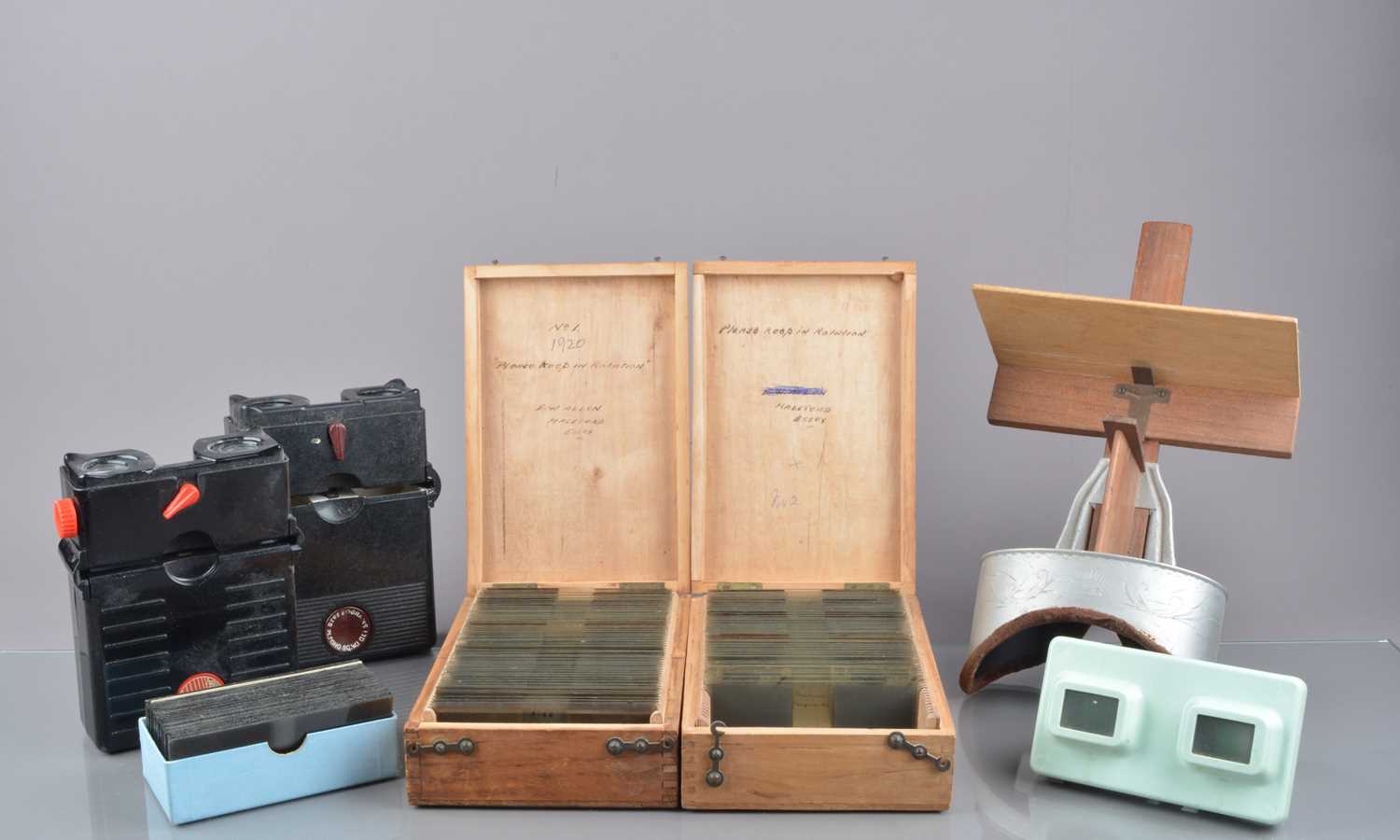 Lot 65 - Stereoscopic Material