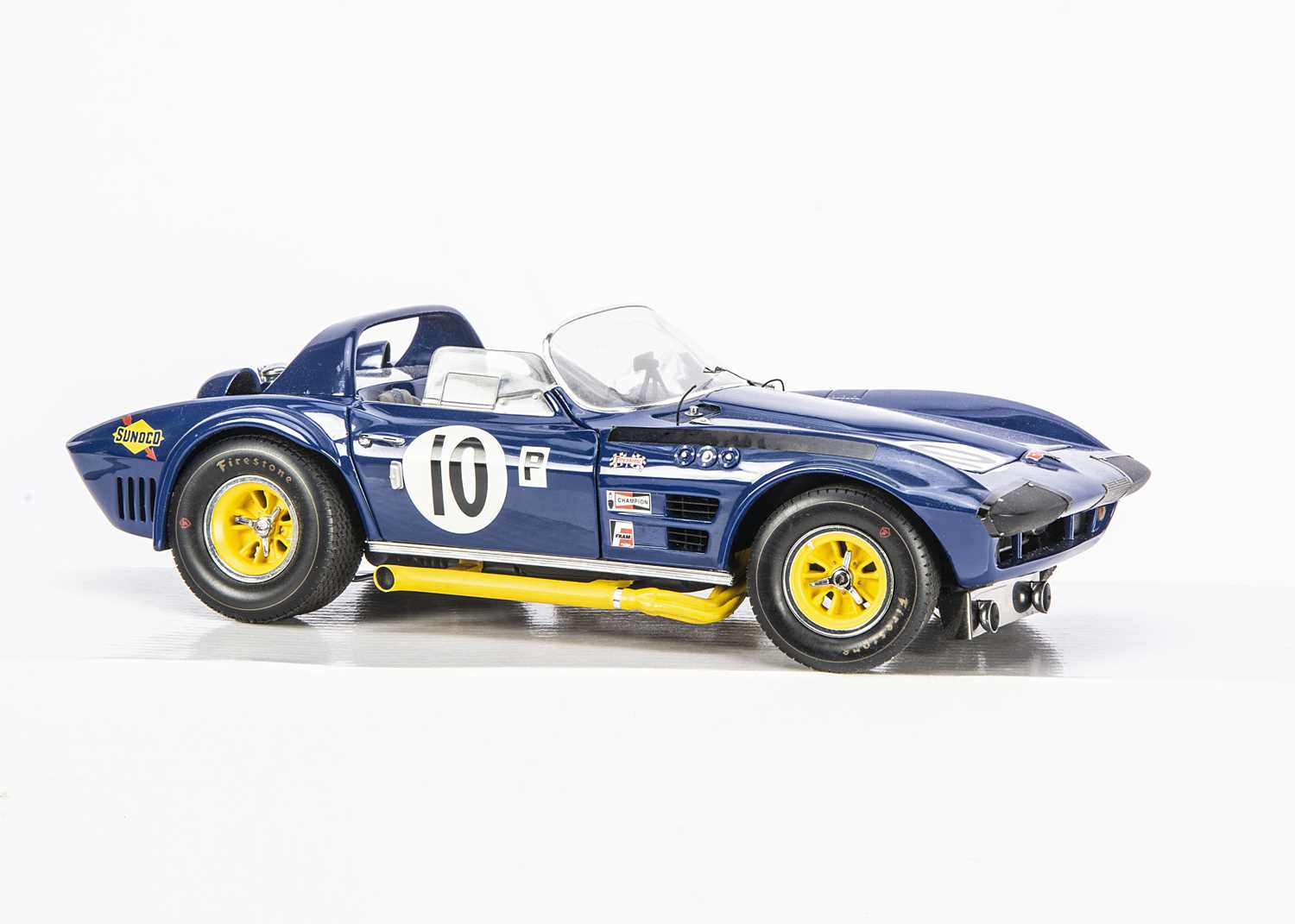 Lot 339 - Exoto Racing Legends 1:18 Penske Corvette