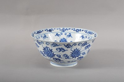 Lot 121 - A Chinese blue and white porcelain bowl