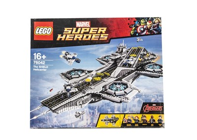 Lot 562 - Lego Marvel Super Heroes Avengers The Shield Helicarrier