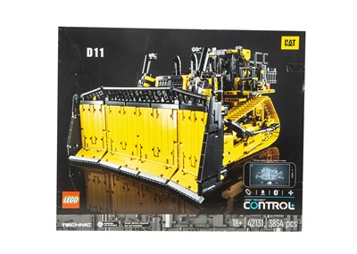 Lot 564 - Lego Technic Control App Controlled Caterpillar Bulldozer