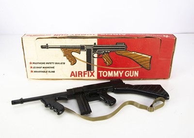 Lot 603 - A 1960s Airfix 'Tommy Gun' Thompson Sub Machine Gun No.1629