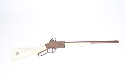 Lot 628 - A Lone Star Walt Disney Davy Crockett  'Old Betsy' Sharp Shooter cap Rifle