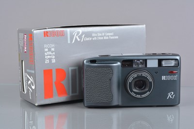 Lot 195 - A Ricoh R1 Compact Camera