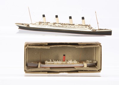 Lot 814 - 1:1200 Waterline Ship Models