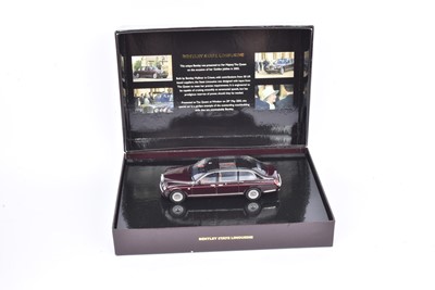 Lot 417 - Minichamps 1:43 Scale Bentley State Limousine