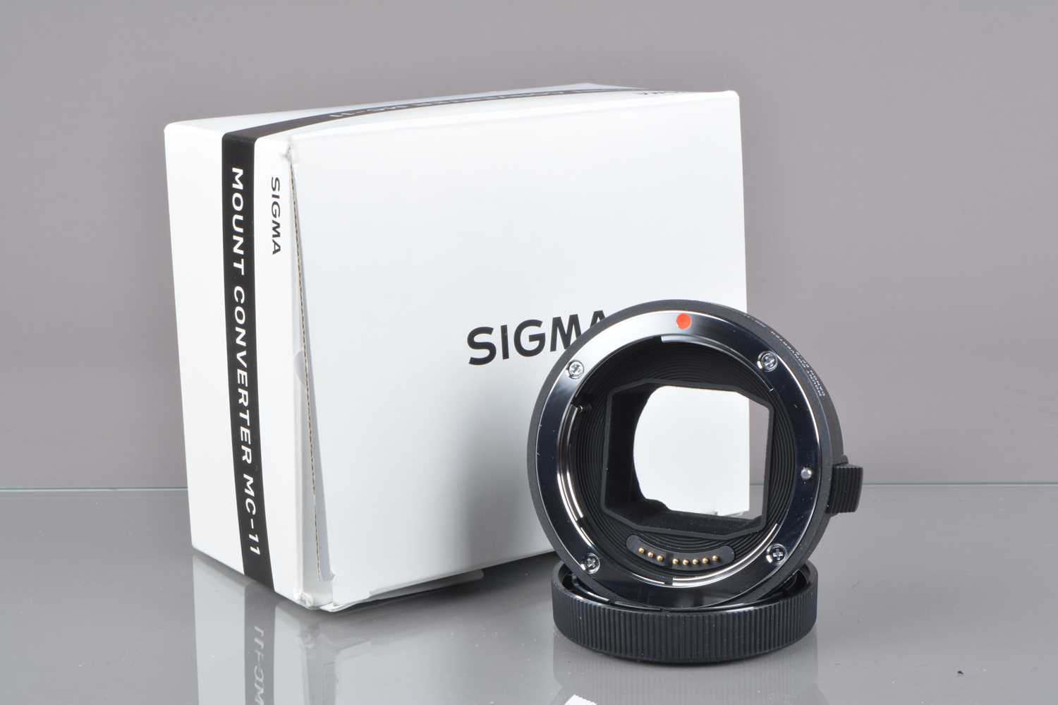 Lot 261 - A Sigma MC-11 Mount Converter