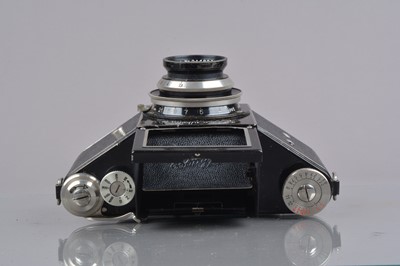Lot 145 - An Ihagee Exakta B SLR Camera