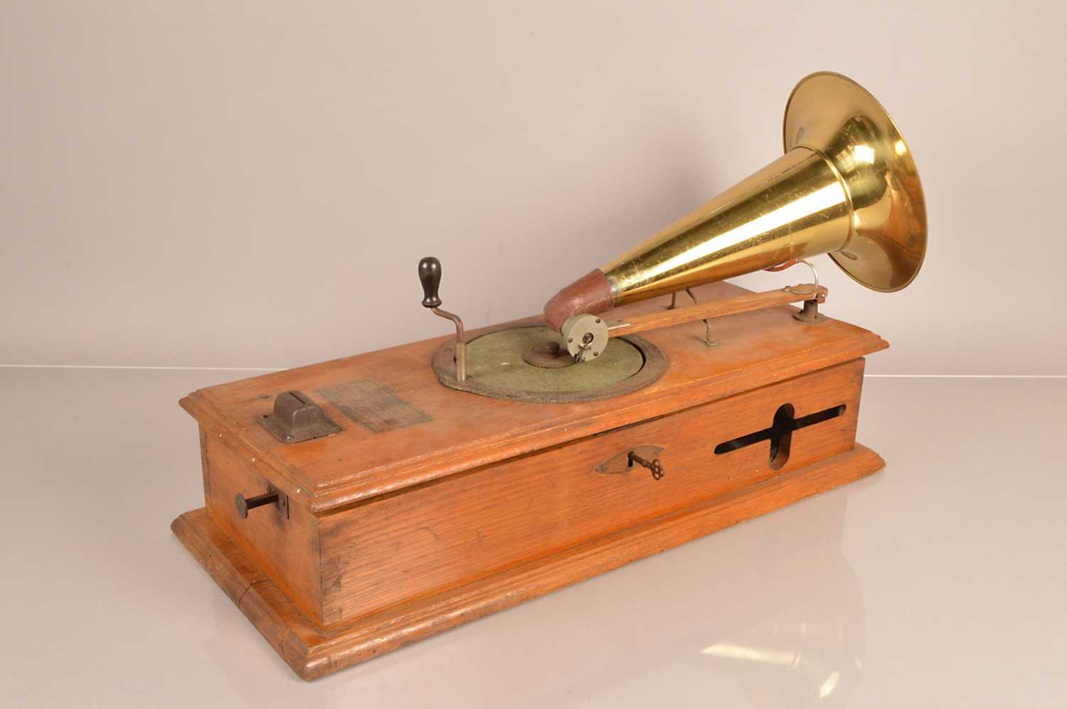 Lot 27 - Coin operated Gramophone