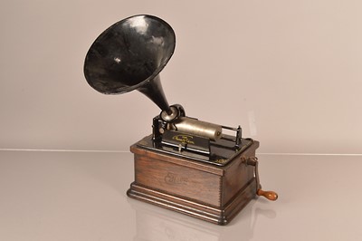 Lot 41 - Phonograph