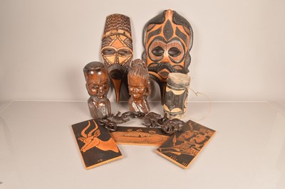 Lot 331 - A selection of Tourist Tribal Artiwork and figures