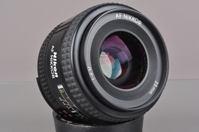 Lot 222 - A Nikon AF Nikkor 35mm f/2D Lens
