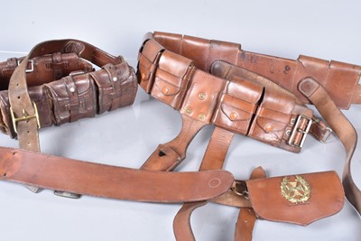 Lot 403 - A leather ammunition pouch