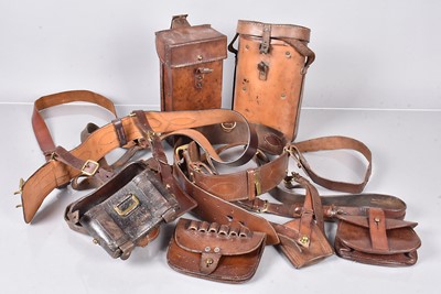 Lot 404 - A WWI leather ammunition pouch