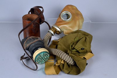 Lot 412 - A Vintage full head rubber gas mask