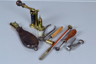 Lot 419 - A collection of vintage shot making equipment