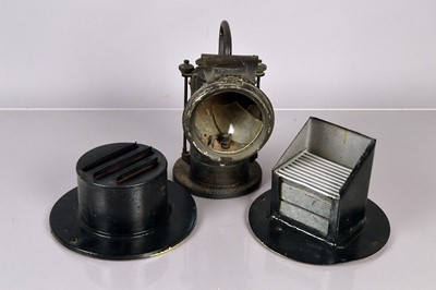 Lot 420 - A War Department Lucas 'King of the Road' vehicle lamp