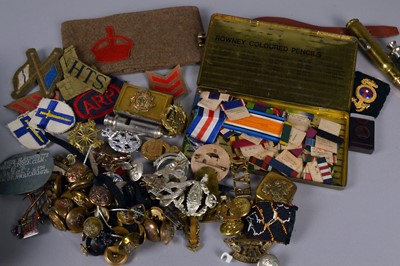 Lot 424 - An assortment of various items