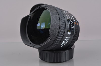 Lot 228 - A Nikon AF Nikkor 16mm f/2.8D Fisheye Lens