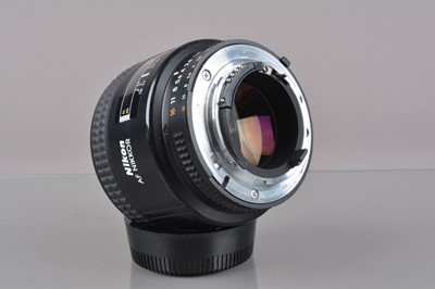 Lot 230 - A Nikon AF Nikkor 85mm f/1.8D Lens