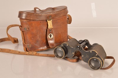 Lot 476 - A pair of WWI Ross of London No.2 Mk II Field Binoculars