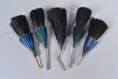 Lot 518 - A group of five horse hair plumes