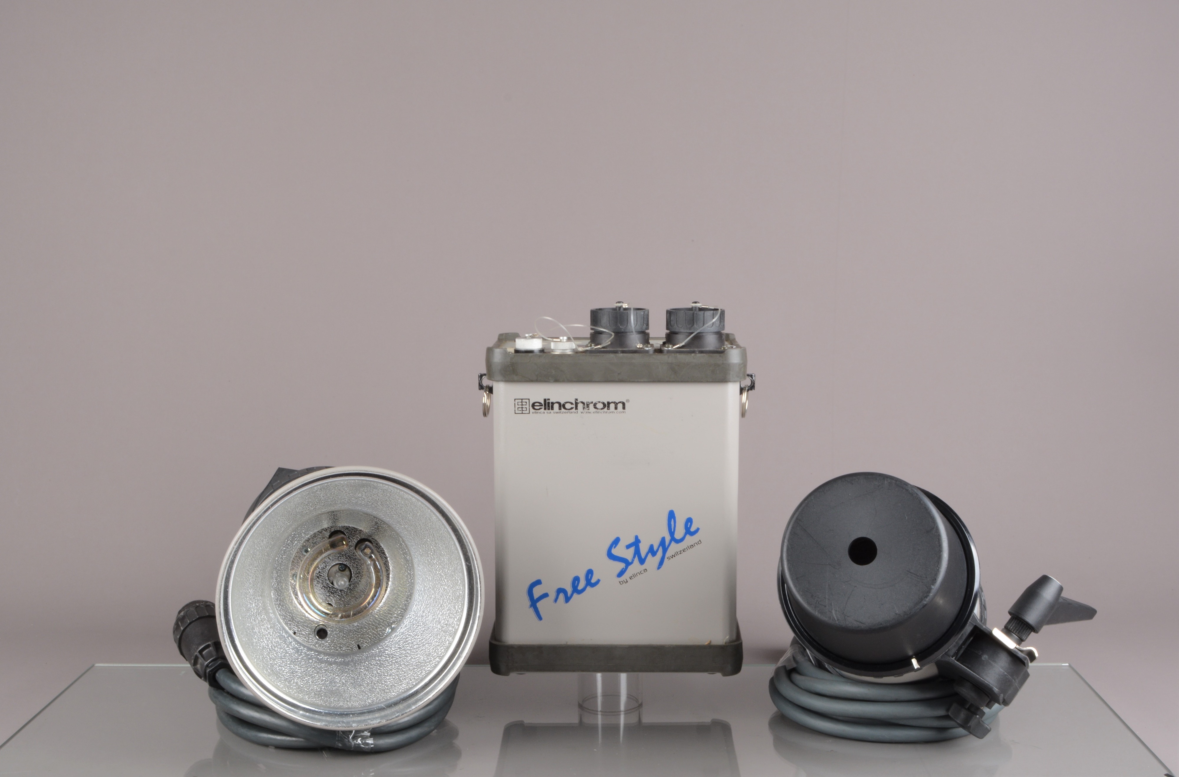 Lot 266 An Elinchrom Free Style Portable Studio