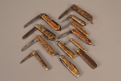 Lot 722 - A group of antler handled pen knives