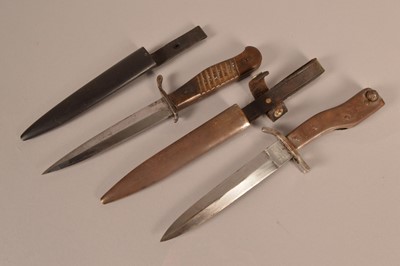 Lot 729 - A WWI German Fighting Boot knife