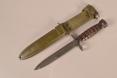 Lot 766 - A US M4 Combat/Fighting knife by Camillus