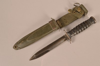 Lot 768 - A US M3 Combat/Fighting knife by Camillus
