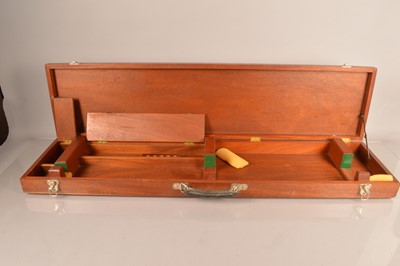 Lot 861 - A modern wooden rifle carry case