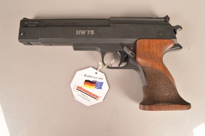 Lot 887 - A Weihrauch HW75 air pistol