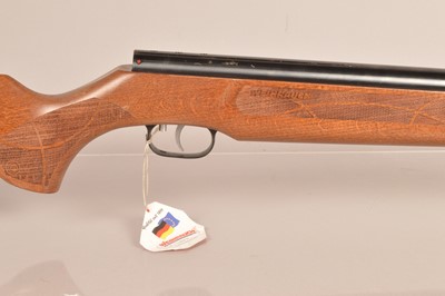 Lot 940 - A Weihrauch HW99S .177 break barrel rifle