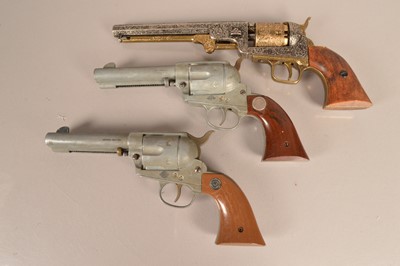 Lot 957 - A pair of Daisy .177 BB Guns in the forms of revolvers