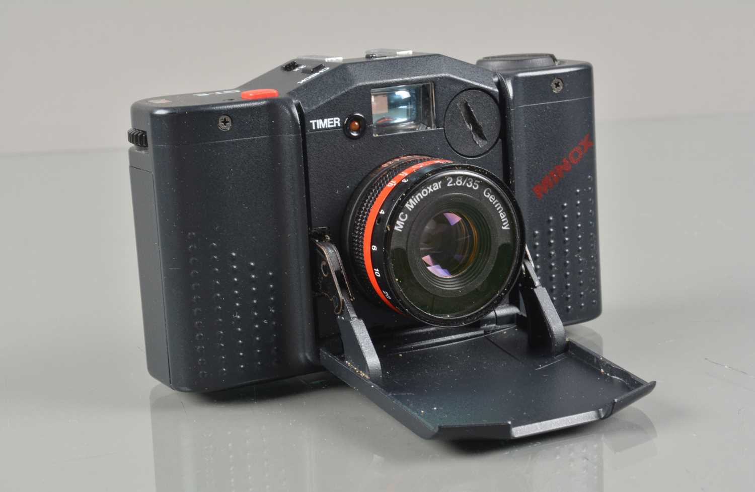 Lot 16 - A Minox GT-E Compact Camera