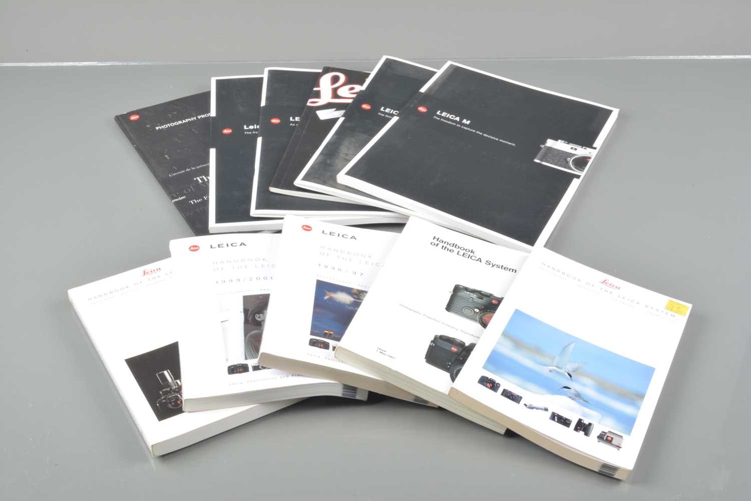 Lot 39 - A Group of Leica Handbooks and Magazines