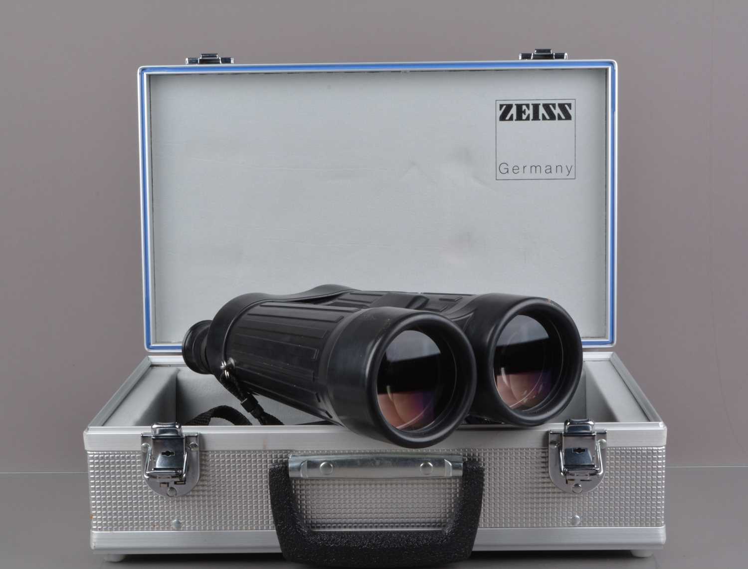 Lot 298 - A Pair of West German Zeiss 20 X 60 S Image Stabilising Binoculars