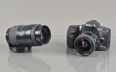 Lot 124 - A Minolta Dynax 500si Super SLR Camera