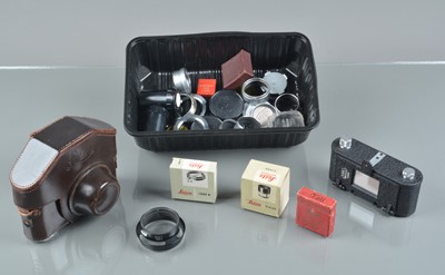 Lot 146 - A Group of Leica Accessories
